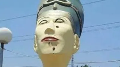 Nefertiti büstü tepki topladı