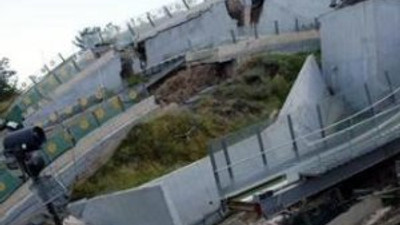 Erzurum'da kayakla atlama kuleleri çöktü