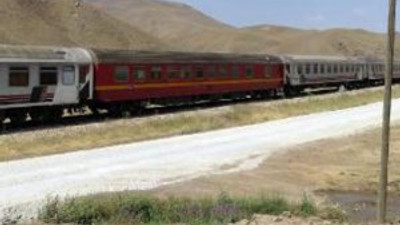 PKK'lılar bir trene daha saldırdı