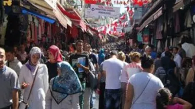 Yine zengin harcadı, yoksul baktı !