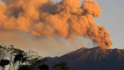 Bali havalimanı yine kapandı