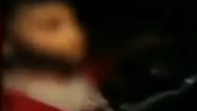 Küçük çocuğa otomobil kullandırdı !