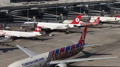 Uçaklar rötar yapıyor, vatandaş perişan !