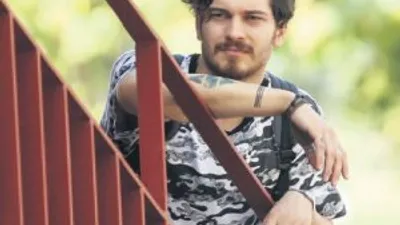 Çağatay Ulusoy imajını yeniledi