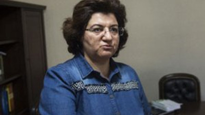 Emine Ayna'dan 'u' dönüşü !