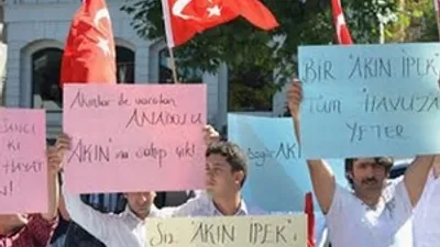 Kanaltürk önünde operasyona protesto !