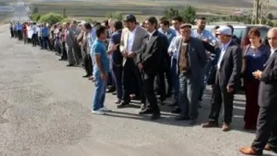 Yeni bakanı böyle karşıladılar !