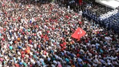 Şehit Yarbayı on binlerce kişi uğurladı