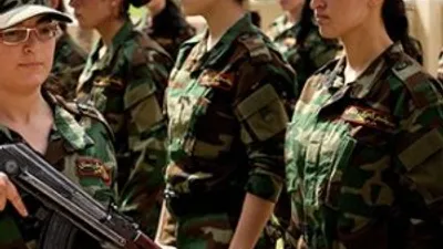 Ezidi kadınlar da silahlandı !