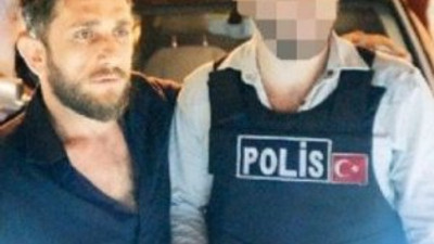 Saldırgandan polisle hatıra fotoğrafı