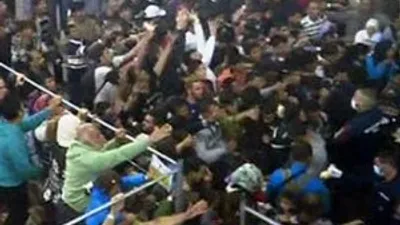 Mülteci 'hayvan' muamelesi yapıyorlar !