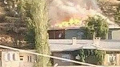 Eve havan topu düştü: 3 ölü