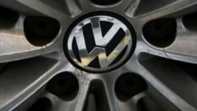 Volkswagen kolları sıvadı