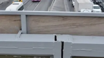Metrobüs kullananlar o üst geçide dikkat