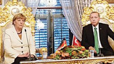Hilal koltuklara sonradan konmuş !