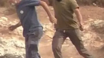 Bıçaklı İsrailli böyle saldırdı !