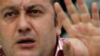 İsmail Türüt Bahçeli'yi topa tuttu !