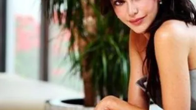 Hande Ataizi'den  izdiham çıkışı