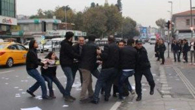 Başbakanlık Ofisi önünde Aziz Güler eylemi