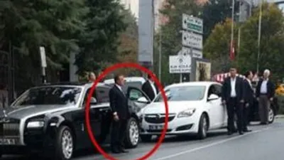 Ali Ağaoğlu saygı duruşunda