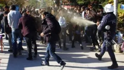 Üniversitede afiş gerginliği !