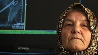 Karnındaki makasla 5 yıl yaşadı !