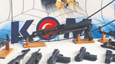 Ünlü kabadayının cephaneliği bulundu !