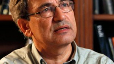 Orhan Pamuk’tan AKP’ye sert eleştiri