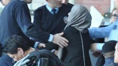 Rus kadın havalimanını birbirine kattı !