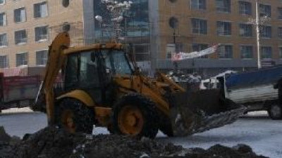 Belediyenin iş makinesi böyle çalıştı