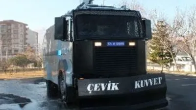 TOMA'ya bombalı saldırı !