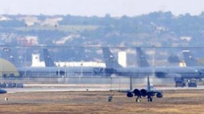 Alman uçakları İncirlik'e uçtu