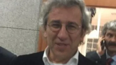 Can Dündar'a o davadan beraat