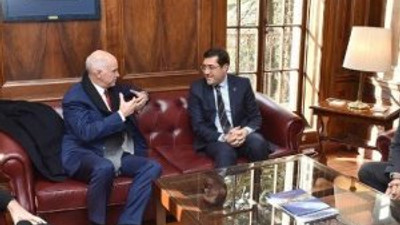 Başkan Hazinedar, Papandreou ile bir araya geldi