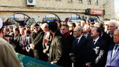 Oflu İsmail'in cenazesine insan seli