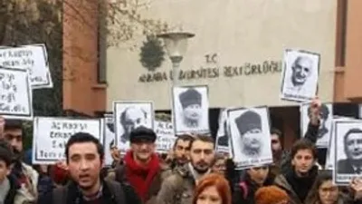 Rektörlüğü işgal ettiler !
