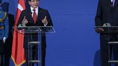 Davutoğlu Sırbistan Cumhurbaşkanı ile görüştü