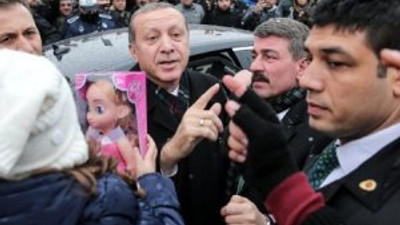 Erdoğan'ı aracından indiren sevgi gösterisi
