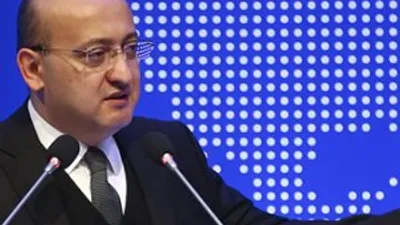 Akdoğan'dan bildiri tepkisi: ''Deli saçması''