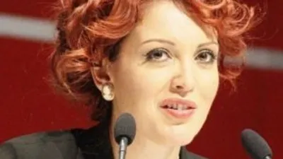 Nagehan Alçı kolları sıvadı, yemek programı yapacak !