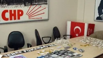 CHP'ye kasetli protesto