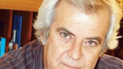 Efsane oyuncudan heykel eleştirisi