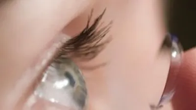 Şaka değil.. Kontakt lensler telefon ekranı olacak !
