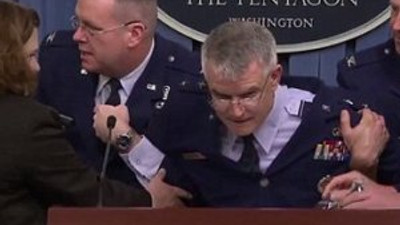 Amerikalı general böyle bayıldı