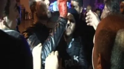 Soyguncuyu rehine etkisiz hale getirdi !