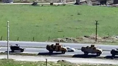 Tanklar "Türkiyem" şarkısıyla kente girdi