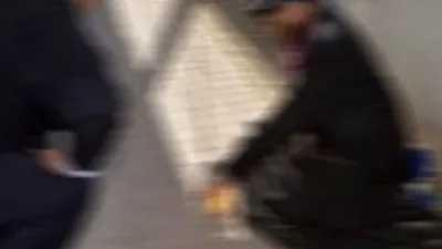 Genç dilenci polisi şoke etti !
