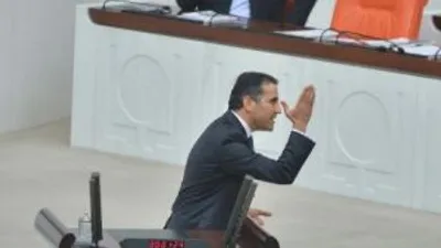 Meclis'te 'şerefsiz' kavgası !