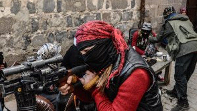 Yaşlı adamı diri diri yaktılar