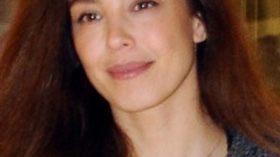 Azra Akın'ın bir de makyajsız halini görün..